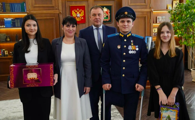 Фото «Тайная семья в Таиланде, побег в США и версия СБУ: что известно спустя 100 дней после исчезновения Героя России Асылханова из Сибири 2